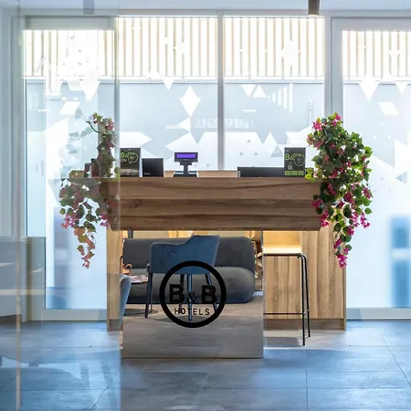 ホテル B&B Hotel Sassari サッサリ