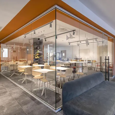 B&B Hotel Sassari 3* サッサリ