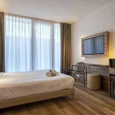 Hotel B&B HOTEL Sassari 3*