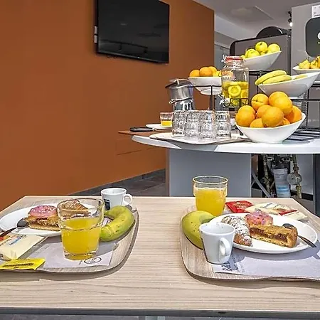 Hotel B&B HOTEL Sassari 3*