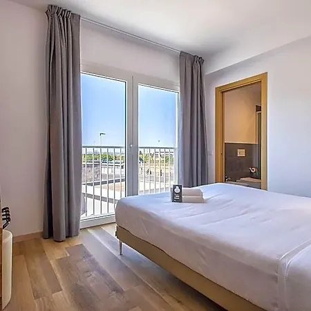 Hotel B&B HOTEL Sassari 3*