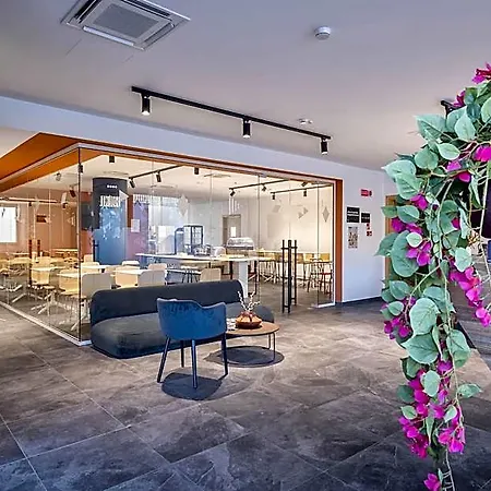 Hotel B&B HOTEL Sassari 3*