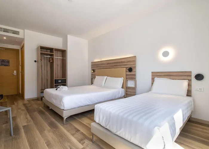 Hotel B&B HOTEL Sassari 3*